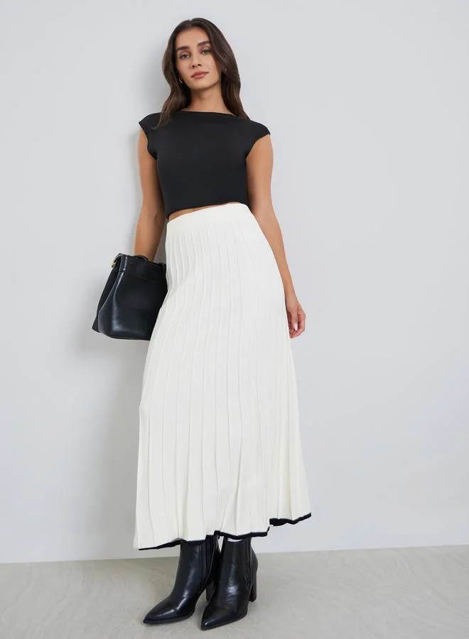 ستايلي تنورة ميدي بحافة واسعة وكسرات